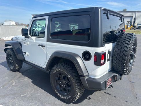 Used 2022 Jeep Wrangler Sport image 5