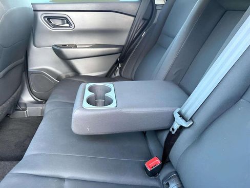 Used 2024 Nissan Rogue S image 11