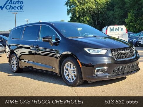 Used 2025 Chrysler Pacifica Select FWD image 7