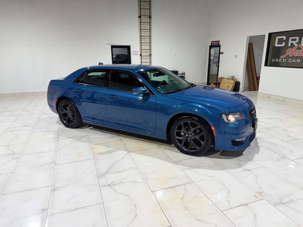 Used 2021 Chrysler 300 Touring L RWD image 3