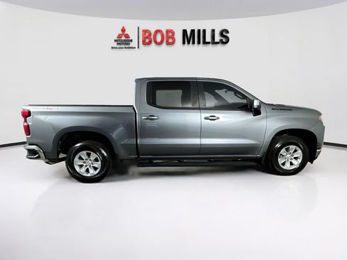 Used 2021 Chevrolet Silverado 1500 LT w/ LPO, Dark Essentials Package AWD/4WD image 8