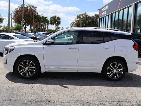 Used 2020 GMC Terrain Denali w/ Denali Premium Package FWD image 18