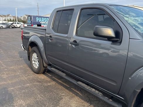 Used 2020 Nissan Frontier SV image 16