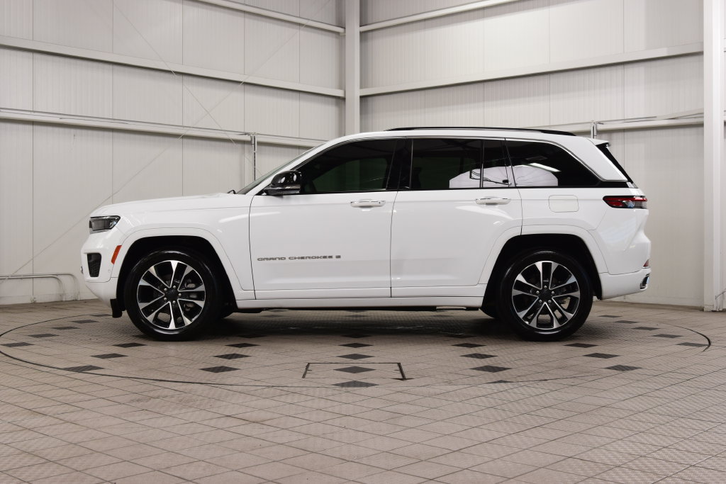 Used 2022 Jeep Grand Cherokee Overland w/ Luxury Tech Group IV AWD/4WD image 4