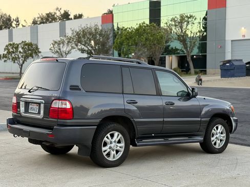 Used 2004 Lexus LX 470 4WD w/ Preferred Accessory Pkg image 13