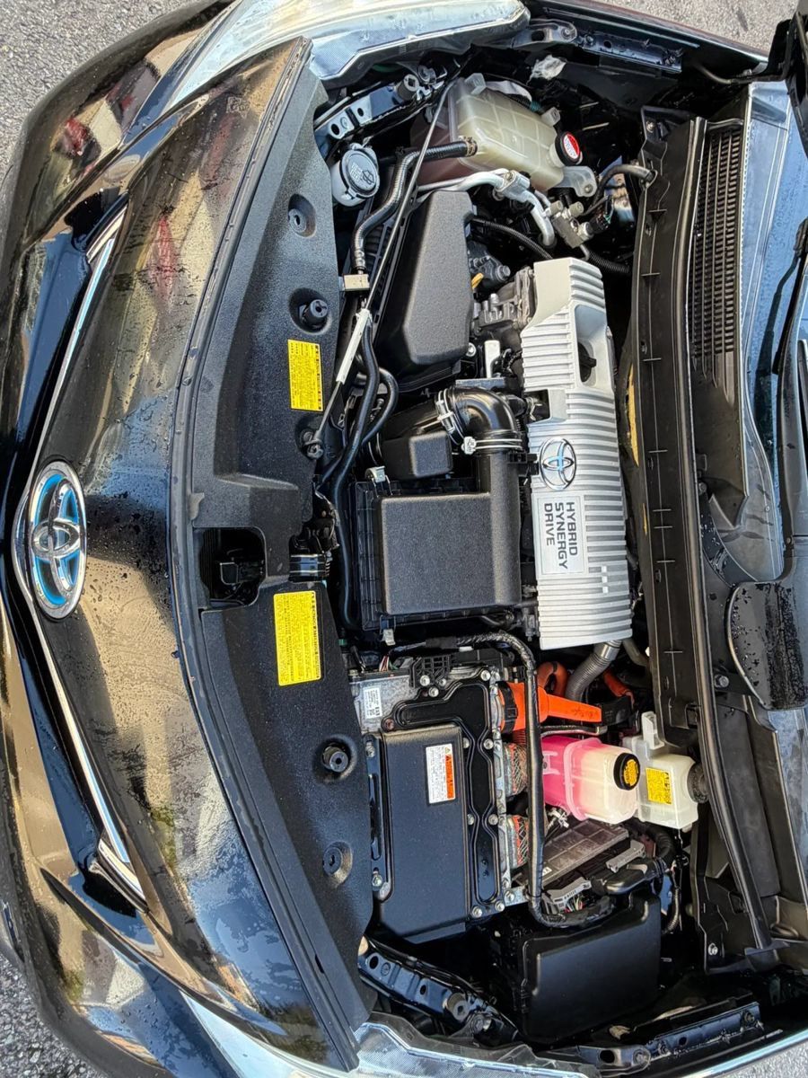 Used 2014 Toyota Prius V Two FWD image 13