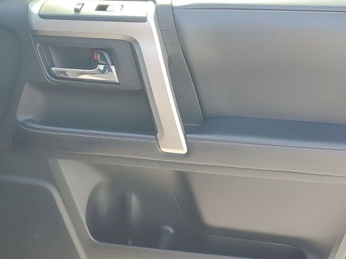 Used 2018 Toyota 4Runner SR5 image 43