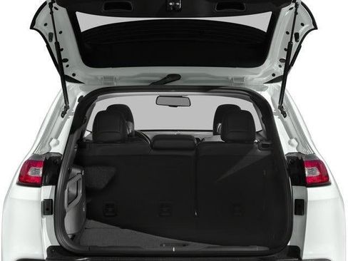 Used 2018 Jeep Cherokee Limited image 13