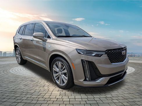Used 2023 Cadillac XT6 Premium Luxury FWD image 2