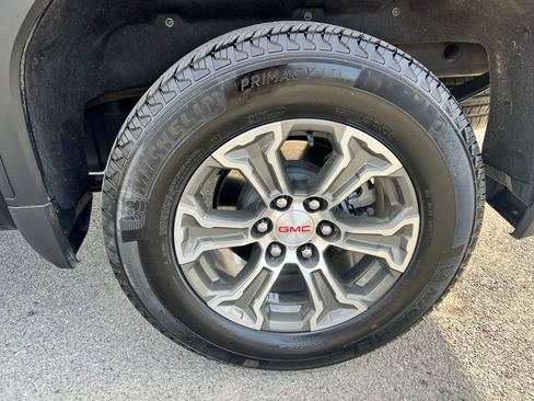 Used 2026 GMC Sierra 1500 SLT image 15