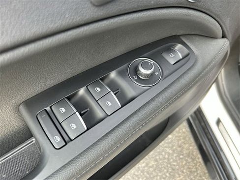 Used 2024 Alfa Romeo Stelvio Veloce image 16