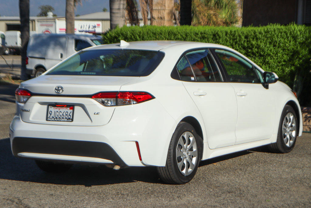 Used 2020 Toyota Corolla LE w/ Carpet Mat Package (TMS) FWD image 9