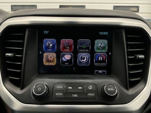 Used 2018 GMC Acadia SLT image 32