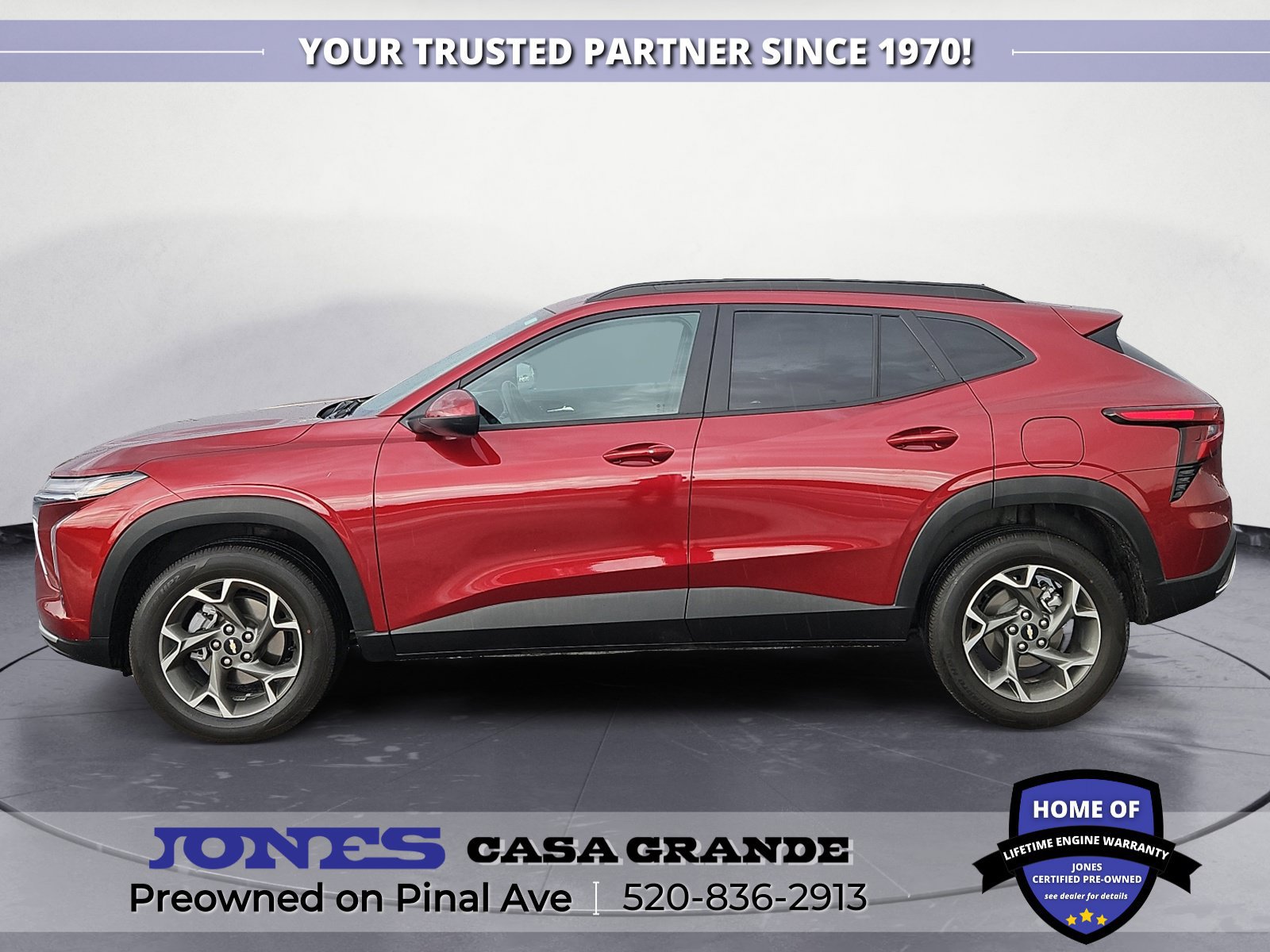 Used 2025 Chevrolet Trax LT w/ Driver Confidence Package FWD image 3