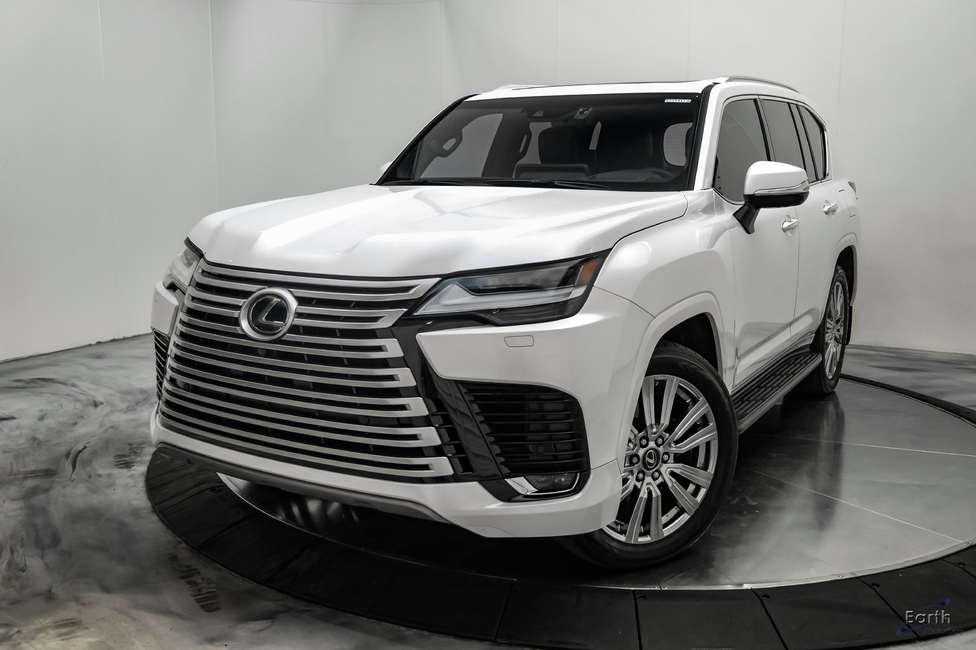Used 2023 Lexus LX 600 4WD w/ Accessory Package (Z1) image 6