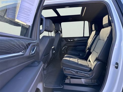 Used 2024 GMC Yukon XL Denali image 19