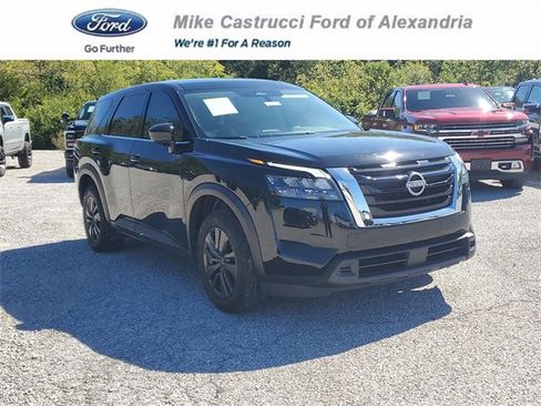 Used 2023 Nissan Pathfinder S w/ Cargo Package image 1