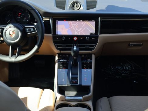 New 2026 Porsche Macan image 20