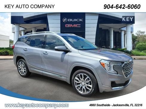 Used 2024 GMC Terrain Denali w/ Denali Premium Package AWD/4WD image 1