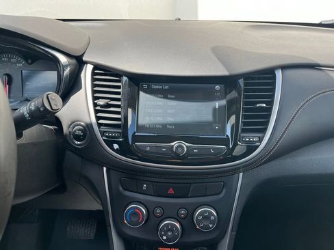 Used 2017 Chevrolet Trax LT w/ Driver Confidence Package AWD/4WD image 19