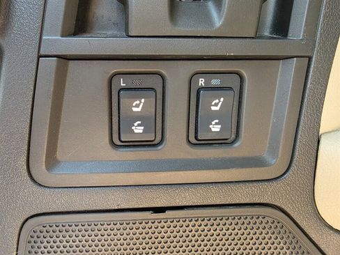 Used 2011 Toyota Sequoia Limited image 22