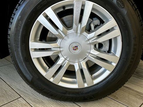 Used 2011 Cadillac SRX Luxury image 19