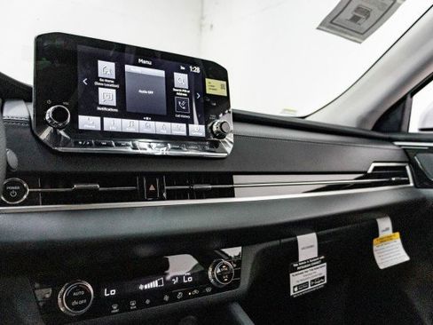 New 2025 Mitsubishi Outlander SE image 12