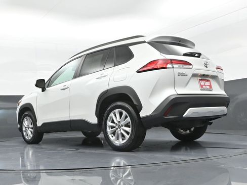 Certified 2022 Toyota Corolla Cross LE image 34