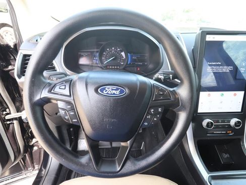 Certified 2023 Ford Edge SE w/ Black Appearance Package AWD/4WD image 17