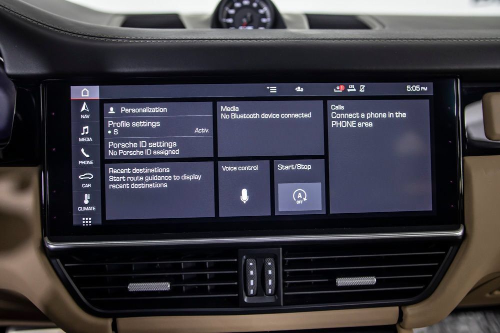 Used 2021 Porsche Cayenne Turbo AWD/4WD image 26