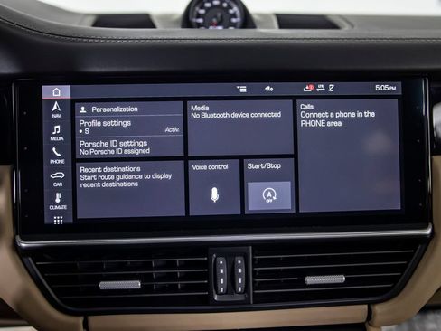 Used 2021 Porsche Cayenne Turbo AWD/4WD image 26