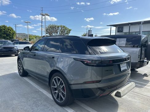 Used 2025 Land Rover Range Rover Velar Dynamic SE AWD/4WD image 4