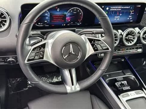 Used 2025 Mercedes-Benz GLB 250 4MATIC image 25