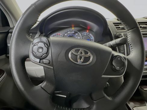 Used 2012 Toyota Camry XLE image 18