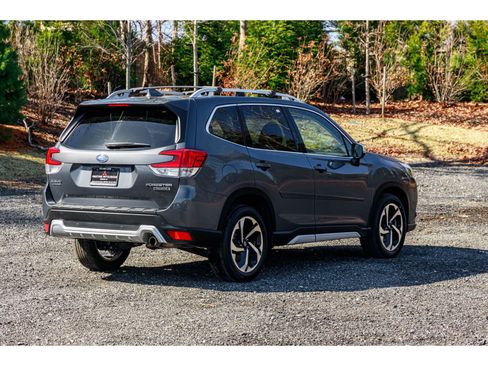 Used 2022 Subaru Forester Touring image 9