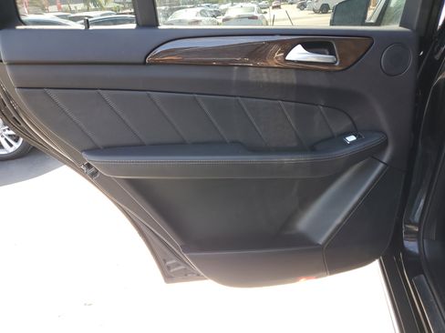 Used 2016 Mercedes-Benz GL 450 GL 450 image 32