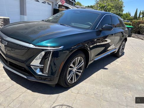 Used 2024 Cadillac Lyriq Luxury AWD/4WD image 1
