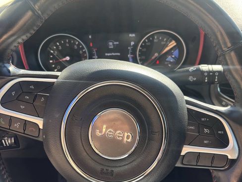 Used 2019 Jeep Compass Trailhawk w/ Popular Equipment Group AWD/4WD image 8