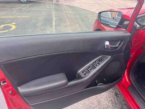 Used 2018 Kia Forte S FWD image 6