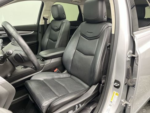 Used 2017 Cadillac XT5 Luxury image 10