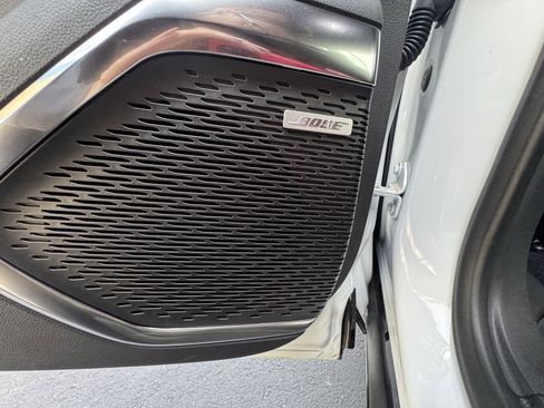 Used 2025 GMC Acadia Denali image 12