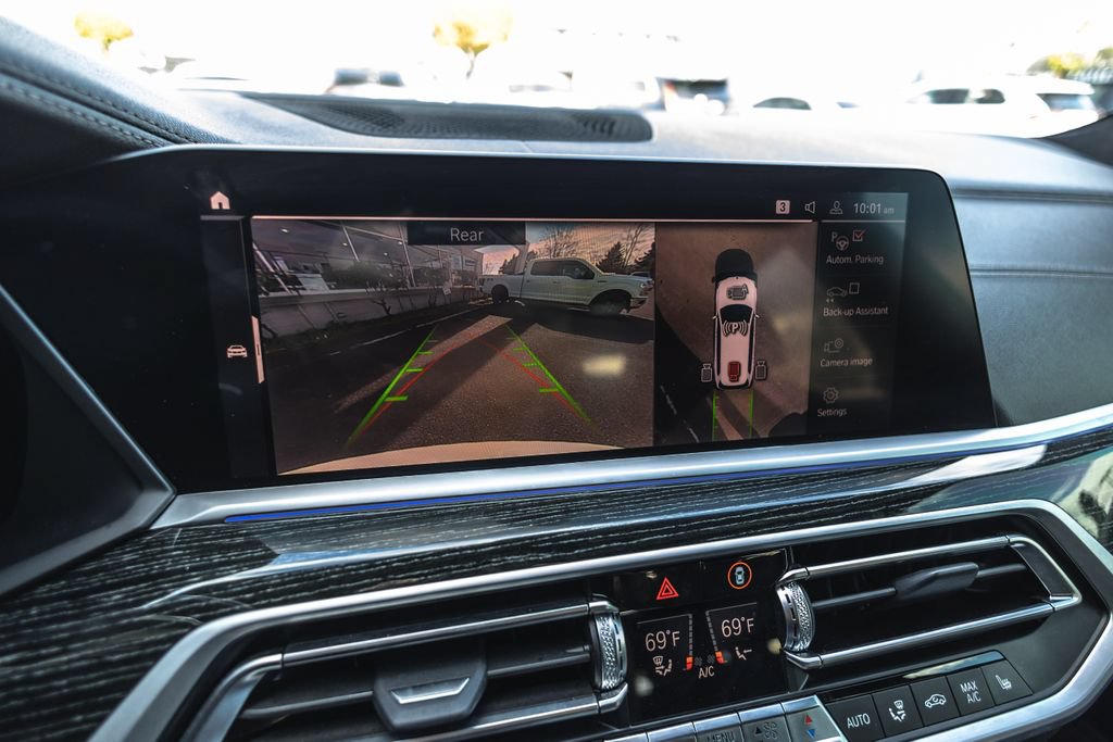 Used 2022 BMW X7 M50i AWD/4WD image 17