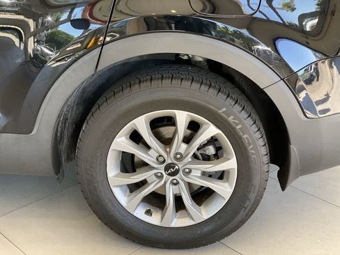 Used 2022 Kia Telluride LX AWD/4WD image 13