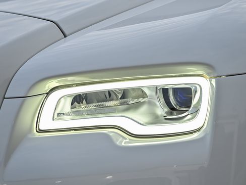 Used 2020 Rolls-Royce Dawn RWD image 7