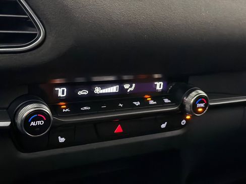 Used 2025 MAZDA CX-30 Carbon image 28