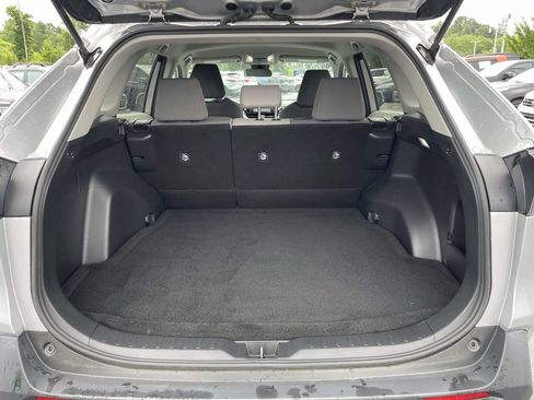 Used 2022 Toyota RAV4 XLE AWD/4WD image 30