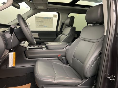 New 2025 Ford Expedition Active image 26