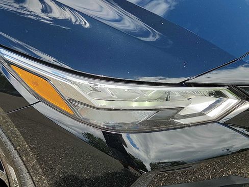 Used 2023 Nissan Sentra SR w/ Midnight Edition Package FWD image 9