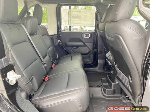 New 2026 Jeep Wrangler Unlimited Sahara AWD/4WD image 8
