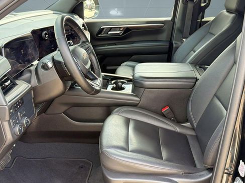 Used 2025 Chevrolet Tahoe LT image 5